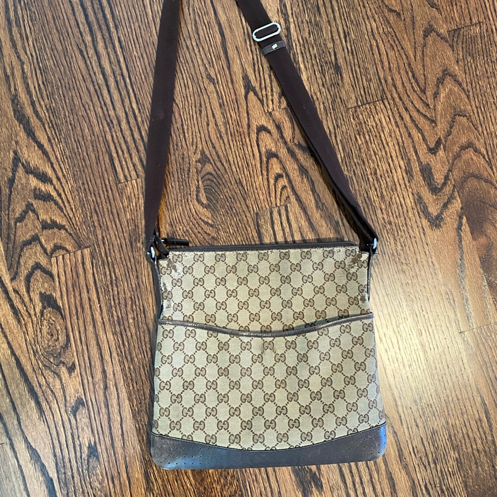 Gucci crossbody bag (authentic)